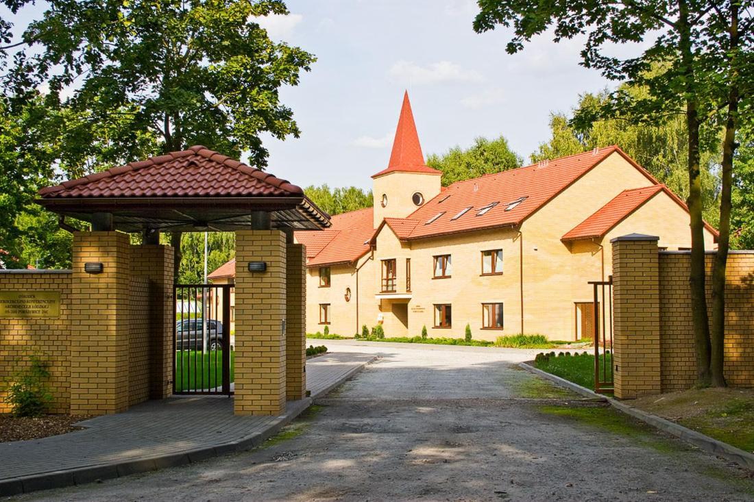 Uroczysko Porszewice - Ośrodek Konferencyjno-Rekolekcyjny Archidiecezji Łódzkiej Pabianice Exterior foto